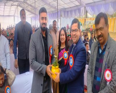 Welcome of DC sir and Vidyalaya Chairman Mr. JATIN LAL